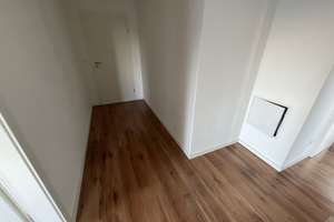 Moderner Grundriss mit geräumiger Wohnküche, Balkon und modernen Duschbad – Vorwerker Straße 133, 23554 Sankt Lorenz Nord, Lübeck – Vorschaubild 2