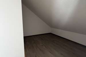 Neubau-Loft 3-Zimmer-Wohnung mit Loggia in sehr ruhigem Wohnviertel nahe des Naturschutzgebietes – 52531 Übach-Palenberg – Vorschaubild 9