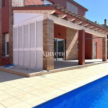 Exzellentes Haus mit privatem Pool in einer sehr ruhigen Gegend in Sant Pere Pescador.