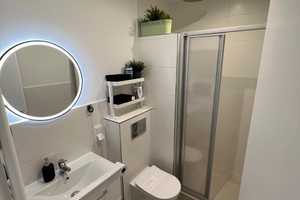 Möblierte 2-Zimmer-Wohnung in Wandsbek mit Balkon, Garten und hochwertiger Ausstattung (All-Incl.) – Thiedeweg 28, 22047 Hamburg – Vorschaubild 5