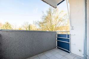 🍀 Gelegenheit in Schmargendorf – sanierungsbedürftige 3-Zi-Whg mit Lift, Balkon & Blick ins Grüne – Die vollständige Adresse der Immobilie erhältst du vom Anbieter., 14193 Schmargendorf, Berlin – Vorschaubild 3