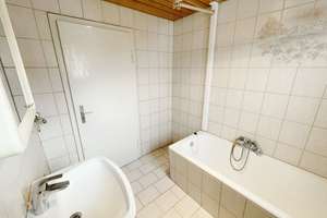 Ein- bis Zweifamilienhaus
mit Garage und Werkstatt
in Neu-Ulm/Reutti – Die vollständige Adresse der Immobilie erhältst du vom Anbieter., 89233 Neu-Ulm – Vorschaubild 28