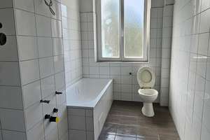 neuwertige Wohnung in ruhiger Wohngemeinschaft