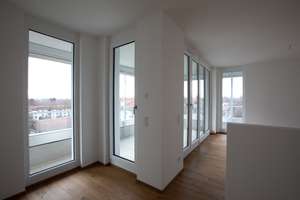 Helle, lichtdurchflutete 3-Zimmer Wohnung mit Ausblick ins Grüne – Martha-Näbauer-Platz 12, 80997 Allach, München – Vorschaubild 4