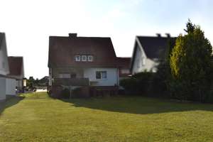 Charmantes Haus mit großem sonnigen Garten und Einliegerwohnung – Die vollständige Adresse der Immobilie erhältst du vom Anbieter., 33034 Brakel – Vorschaubild 1