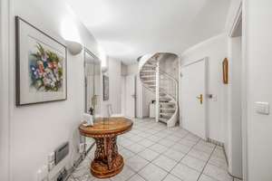 Großzügiges Wohnen auf zwei Ebenen in einer der besten Lagen Münchens. Exklusive 5-Zimmer-Wohnung – Die vollständige Adresse der Immobilie erhältst du vom Anbieter., 81545 Harlaching, München – Vorschaubild 10