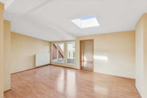 Helle Dachgeschosswohnung mit Dachterrasse in Spandauer Kiezlage – Die vollständige Adresse der Immobilie erhältst du vom Anbieter., 13595 Wilhelmstadt, Berlin – Vorschaubild 2