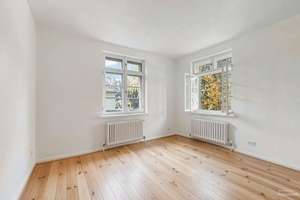 Charmantes Einfamilienhaus in Grunewald: 6 Zimmer, großer Garten und Garage direkt am Roseneck – 14193 Grunewald, Berlin – Vorschaubild 14
