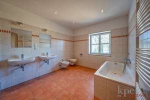 Gräfelfing! Walmdach-Villa mit sep. Gästehaus auf über 1.200m² Grund! Ausbaureserve (DG)! – Die vollständige Adresse der Immobilie erhältst du vom Anbieter., 82166 Gräfelfing – Vorschaubild 15