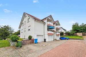 Helle 3-Zimmer-Dachgeschosswohnung mit Garage, Balkon und zusätzlichem Spitzboden  in Osterode