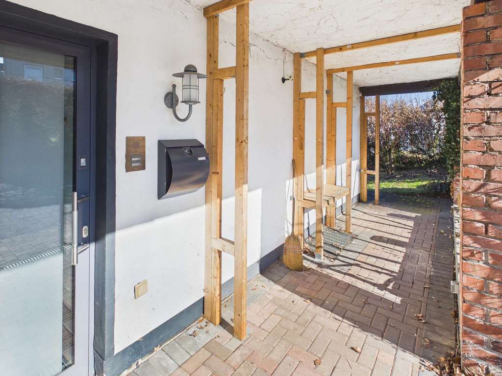 Immobilie in Philippsthal - Großzügiges Einfamilienhaus mit Einliegerwohnung, Kamin und großem Grundstück in Philippsthal - Bild 3