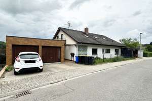 Attraktives 3-Familienhaus mit Garten & Garage in ruhiger Lage – Die vollständige Adresse der Immobilie erhältst du vom Anbieter., 75181 Würm, Pforzheim – Vorschaubild 1
