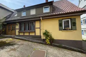**Seltene Doppelhaushälfte mit Gewerbeeinheit** – Göppingen (Kreis) – Vorschaubild 1