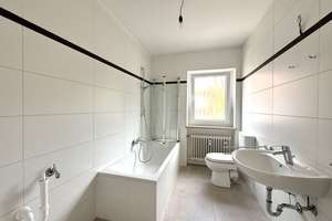 Mehrfamilienhaus mit fünf Wohneinheiten und Eigennutzungsoption in Regensburg-Oberisling – Die vollständige Adresse der Immobilie erhältst du vom Anbieter., 93053 Oberisling-Graß, Regensburg – Vorschaubild 18