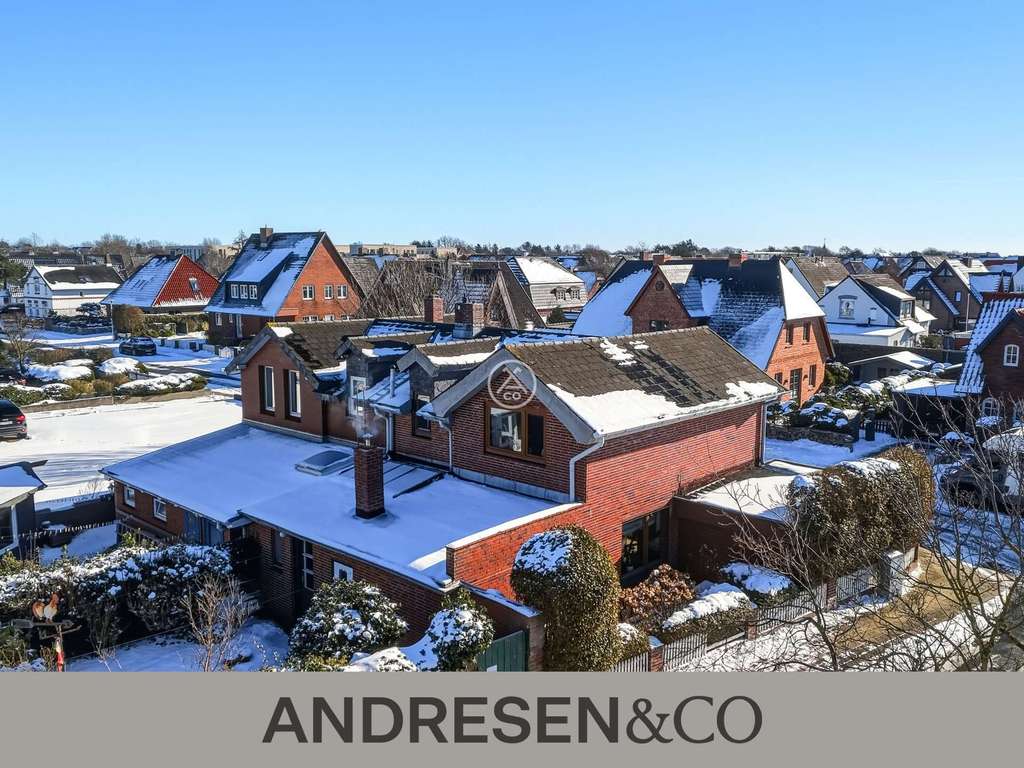 Immobilie in Sylt - Doppelhaushälfte mit Potenzial in zentraler Lage von Westerland - Bild 0