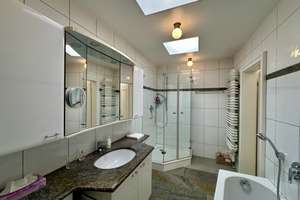 Exklusives 3,5-Zi.-Penthouse in Baden-Baden – traumhafte Südwest-Terrasse & herrliche Ruhe – Die vollständige Adresse der Immobilie erhältst du vom Anbieter., 76530 Innenstadt, Baden-Baden – Vorschaubild 11
