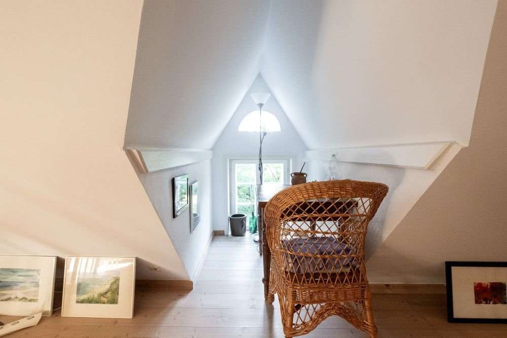 Immobilie in Niebüll - Baudenkmal - Bauernhaus unter Reet mit Scheune auf einer Warft im Gotteskoog - Bild 1