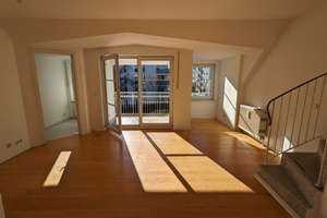 Geschmackvolle DG-Maisonette-Wohnung,offene Galerie mit 2 Zimmern, Balkon und EBK in MÜ-Nymphenburg – Die vollständige Adresse der Immobilie erhältst du vom Anbieter., 80639 Nymphenburg, München – Vorschaubild 2