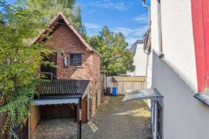 Denkmalgeschütztes Wohnhaus mit Hof und Nebengebäude im Herzen von Bad Camberg – Die vollständige Adresse der Immobilie erhältst du vom Anbieter., 65520 Bad Camberg – Vorschaubild 3