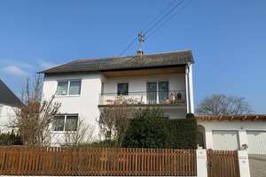 Wohnhaus mit Garten und Garagen in Ingolstadt - Hundszell zu verkaufen!