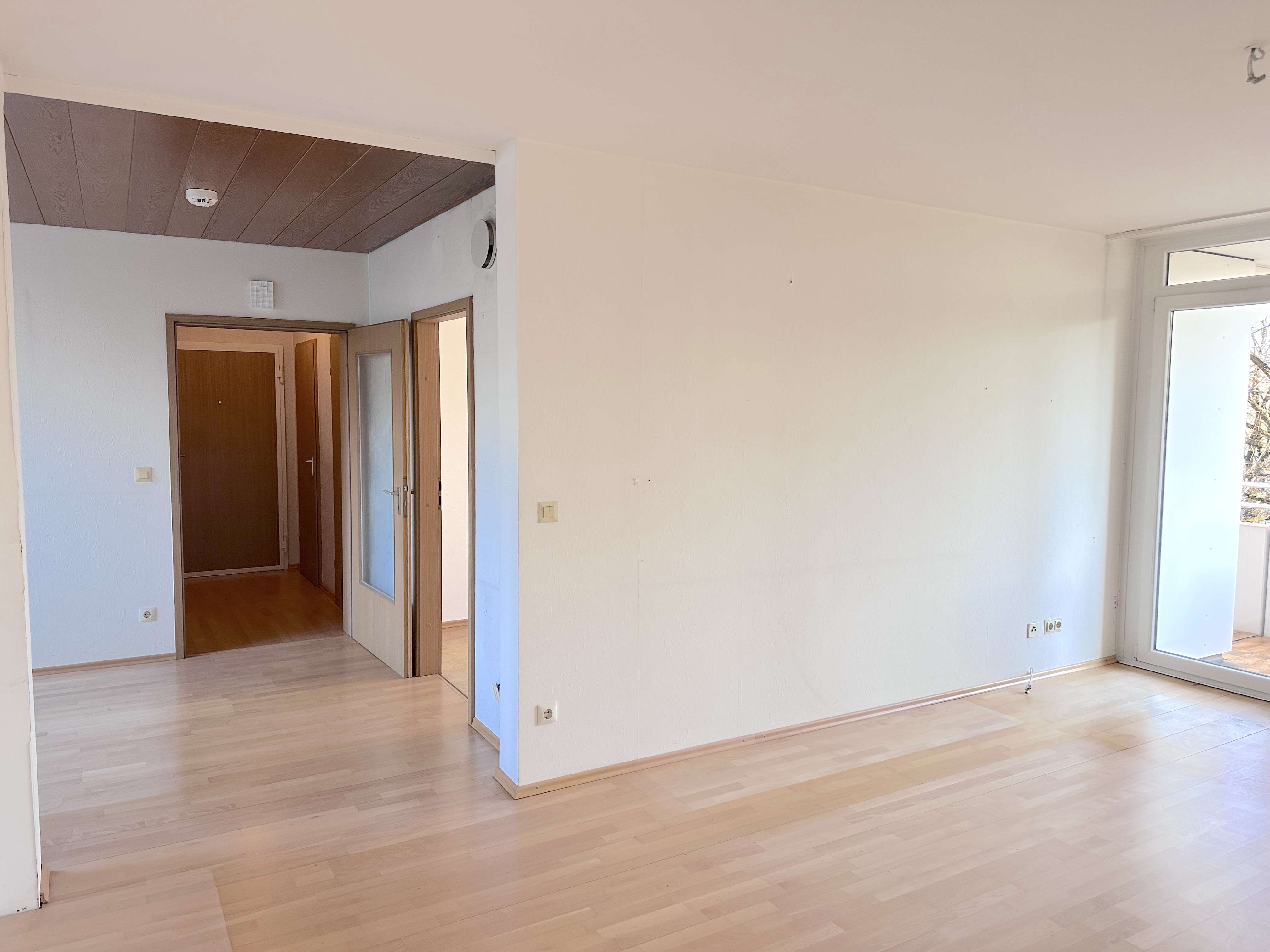 Traumhaft geschnittene 3-Zimmer-Wohnung, große Loggia, TG-Stellplatz, ca. 80m2, München – Bild 3