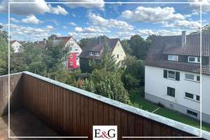 Großzügige, renovierungsbedürftige 4-Zimmer-Wohnung mit Süd-Balkon, Blick ins Grüne und Stellplatz