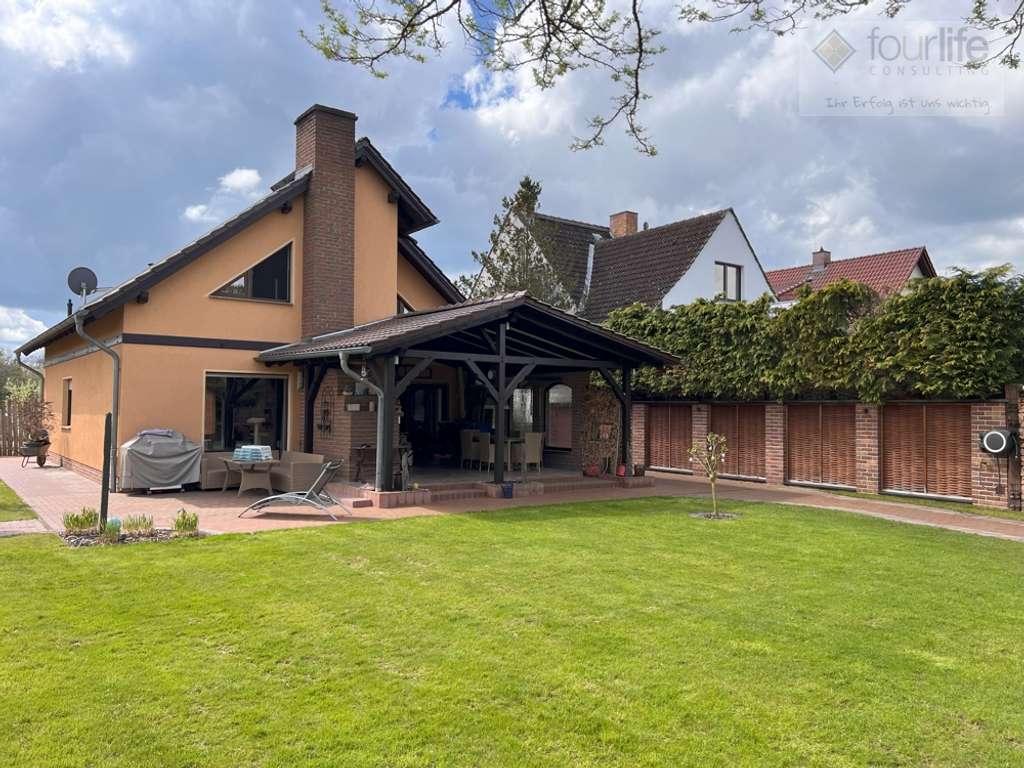 Immobilie in Lübben (Spreewald) - provisionsfrei: erstklassiges Einfamilienhaus mit geräumigem Nebengebäude - Bild 3