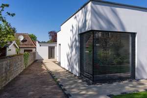 Moderne Bungalowanlage mit Einliegerwohnung, Wellnessbereich und Gartenidylle – Die vollständige Adresse der Immobilie erhältst du vom Anbieter., 91564 Neuendettelsau – Vorschaubild 8