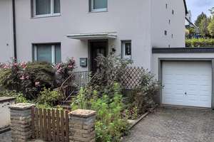 Doppelhaushälfte mit Garage, Terrasse und Balkon in Hagen-Hohenlimburg – Die vollständige Adresse der Immobilie erhältst du vom Anbieter., 58093 Hohenlimburg (Ortsteil), Hagen – Vorschaubild 2
