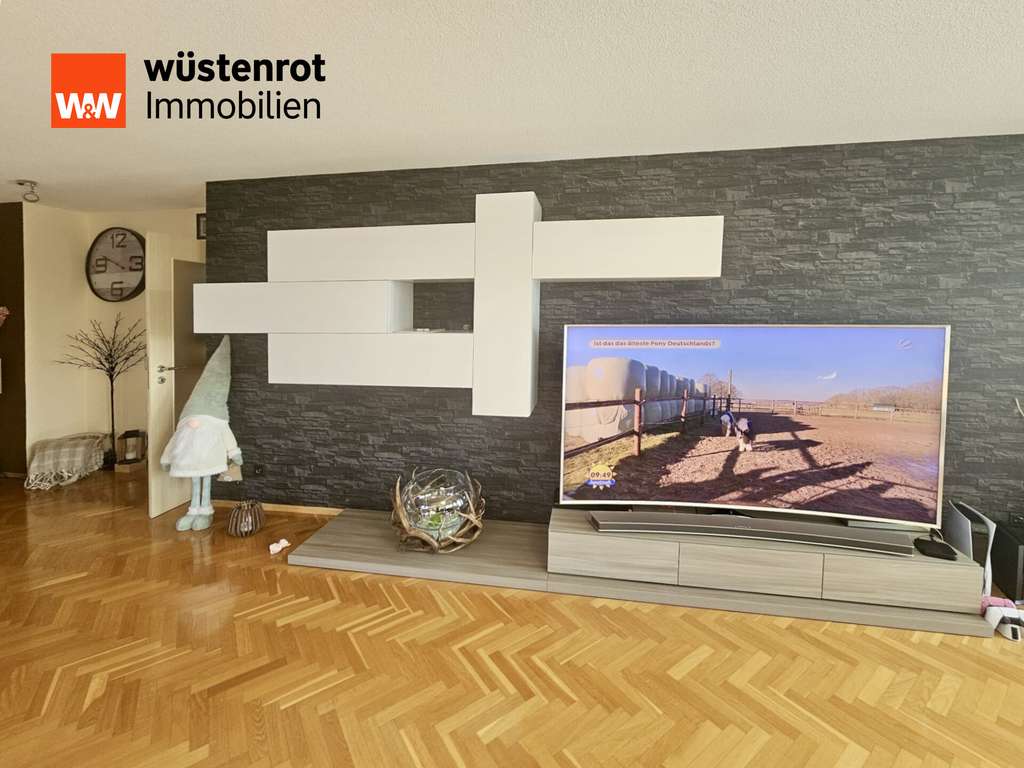 Immobilie in Neuhausen ob Eck - Moderne und großzügige 3-Zimmer-Wohnung mit ca. 110 m² Wohnfläche sowie Carport u. Außenstellplatz! - Bild 2