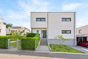 Modernes Einfamilienhaus, neuwertig, 7,5 Zimmer Energieeffizienz A+, exklusive Ausstattung – Die vollständige Adresse der Immobilie erhältst du vom Anbieter., 76532 Oos, Baden-Baden – Vorschaubild 1