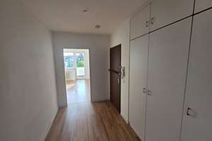 Mitten im Trendviertel Flingern-Nord - Bezugsfreie 2 ZKDB mit Loggia und TG-Platz – Hoffeldstraße 45a, 40235 Flingern Nord, Düsseldorf – Vorschaubild 6