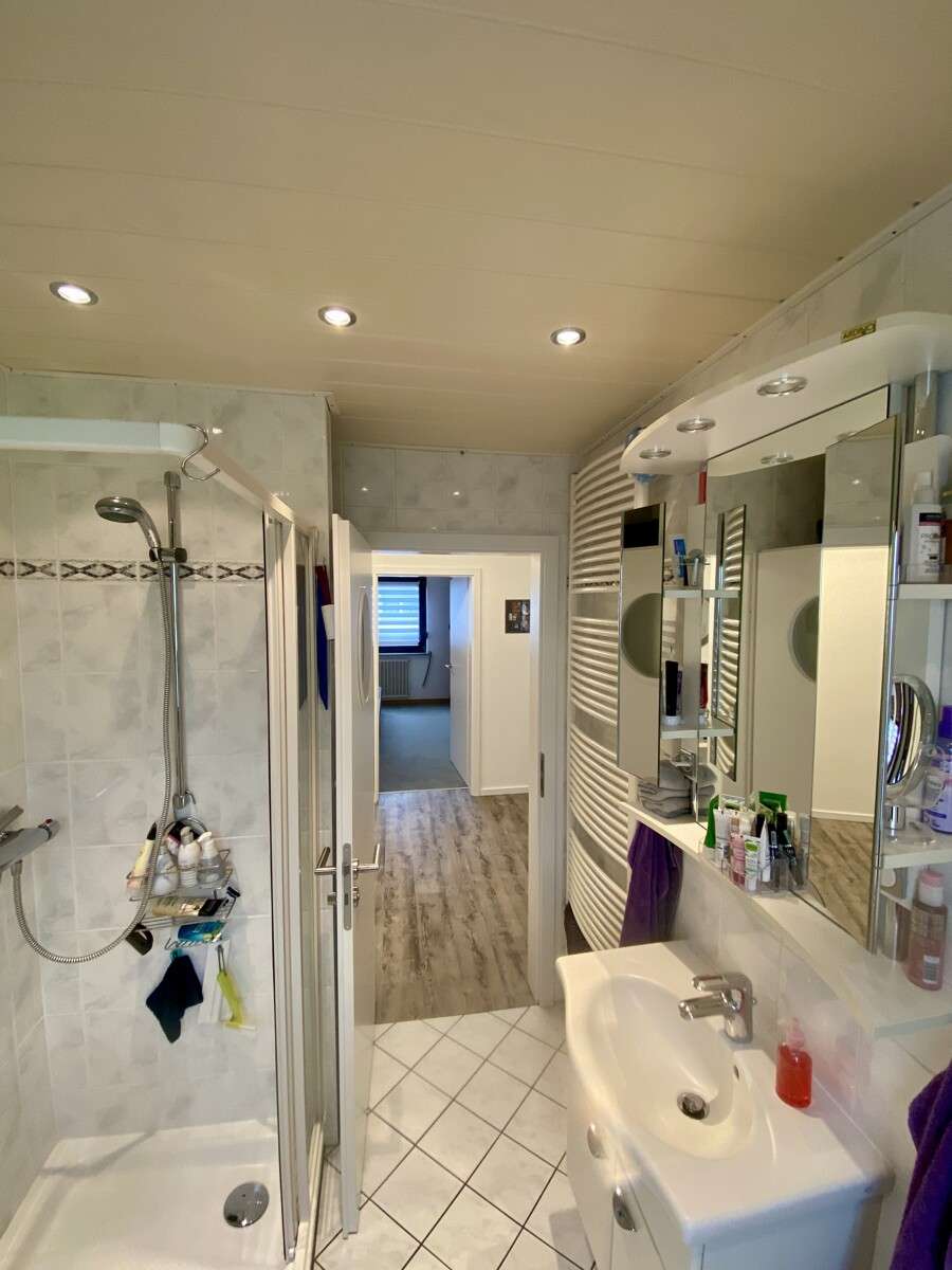 Immobilie in Reinhardshagen - Attraktives Zweifamilienhaus in Reinhardshagen - Frei nach Absprache - Bild 0