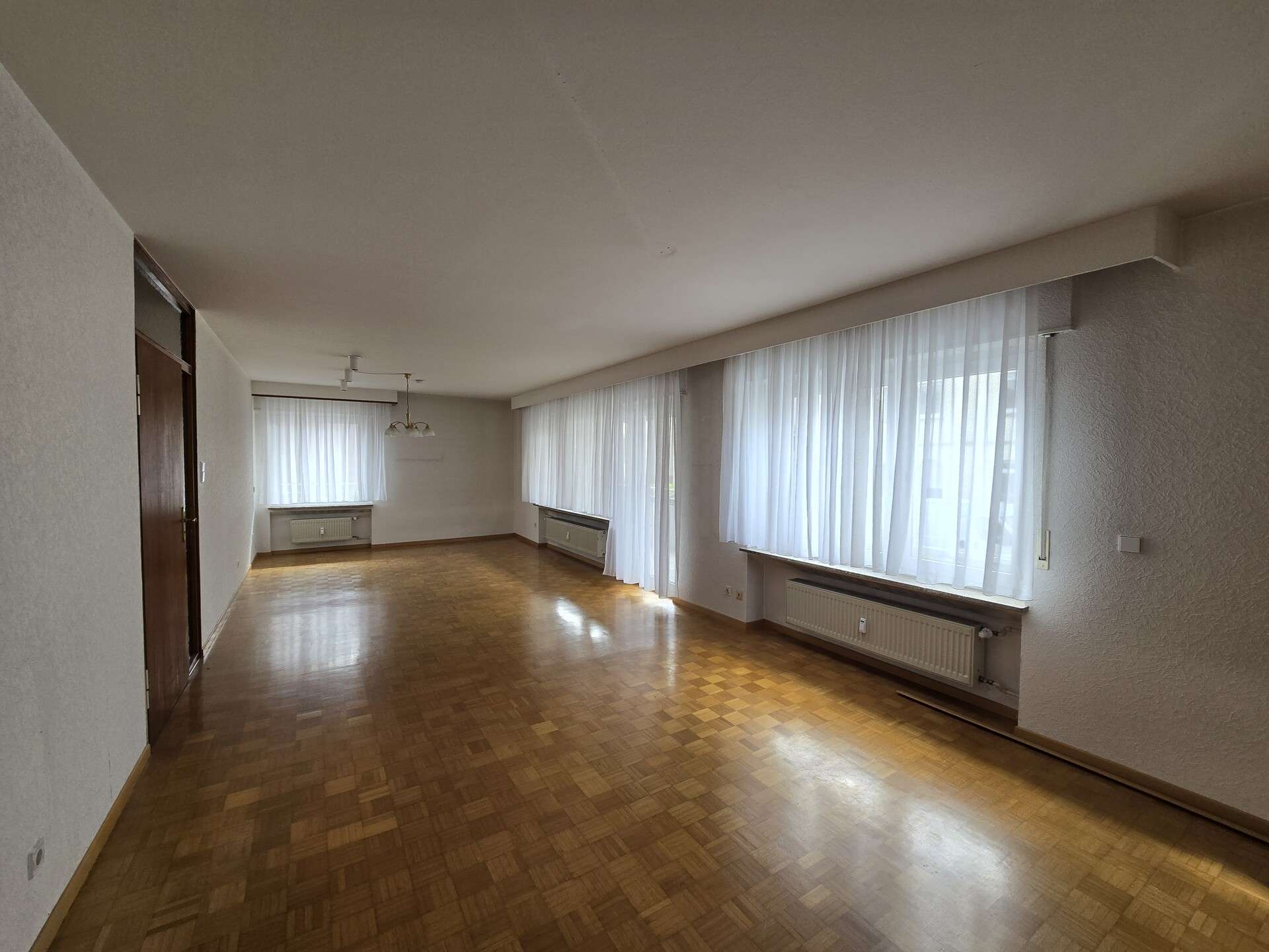 Hochparterre-Wohnung mit großzügigem Balkon!, Stuttgart – Bild 1