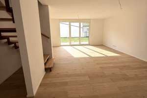 Baden-Baden: Erstbezug - Reihenhaus mit Garten, Terrasse und Stellplatz – Pfarrstraße 16b, 76532 Sandweier, Baden-Baden – Vorschaubild 1