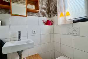 Einziehen und genießen: Schönes  Reihenhaus KfW-60 mit Energieeffizienz  und Stil – Die vollständige Adresse der Immobilie erhältst du vom Anbieter., 65207 Auringen, Wiesbaden – Vorschaubild 10