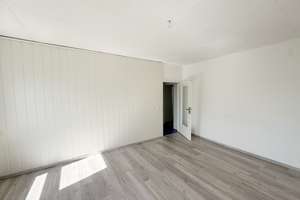 Helle 4-Raum-Wohnung mit Einbauküche *Bad mit Dusche & Wanne* zentrumsnah – Turnstraße 5, 9111 Bernsdorf, Chemnitz – Vorschaubild 7