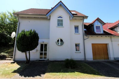 Freundliches Einfamilienhaus mit charmanter Architektur
