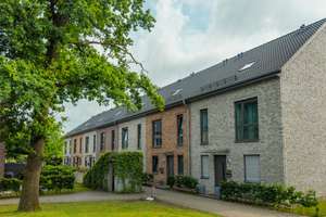 Neuwertiges 6-Zimmer Reihenmittelhaus in Norderstedt nahe Hamburger Grenze – Die vollständige Adresse der Immobilie erhältst du vom Anbieter., 22850 Norderstedt – Vorschaubild 3