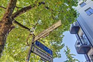 *!PROVISIONSFREI!* Erstverkauf nach Teilung: Letzte Einheit, 3 Zimmer vermietet, 4 m Decken & Stuck! – Kollwitzstraße 56, 10405 Prenzlauer Berg, Berlin – Vorschaubild 18