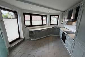 Interessantes Dreifamilienhaus (Baujahr 1993) mit XL-Doppelgarage in guter Lage von Bochum-Linden – Die vollständige Adresse der Immobilie erhältst du vom Anbieter., 44879 Linden, Bochum – Vorschaubild 9