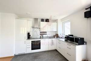 IMMOBILIEN SCHNEIDER - Hadern - tolle 3 Zi.-Whg. mit großen West-Balkon & Einbauküche in bester Lage – Die vollständige Adresse der Immobilie erhältst du vom Anbieter., 81377 Großhadern, München – Vorschaubild 9