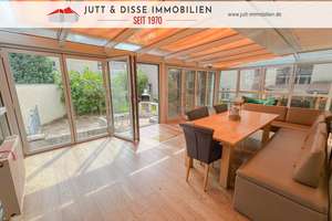 Barrierefreies Einfamilienhaus mit Aufzug, Wintergarten, Kamin u. Garage zentral in Sinzheim – Die vollständige Adresse der Immobilie erhältst du vom Anbieter., 76547 Sinzheim – Vorschaubild 1