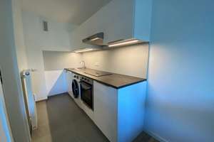 Exklusive, geräumige 1-Zimmer-Wohnung mit Balkon, EBK und Stellplatz in Würzburg