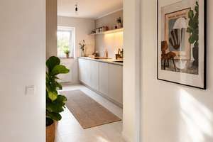 Großzügige 4,5 Zimmer Dachgeschosswohnung mit viel Licht, Kamin und großem Gemeinschaftsgarten – 50739 Bilderstöckchen, Köln – Vorschaubild 7