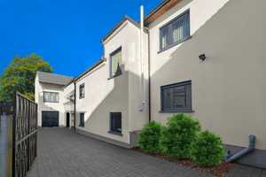 Großzügiges Zweifamilienhaus mit Balkon und Garage in Neulußheim – Rhein-Neckar-Kreis – Vorschaubild 2