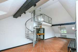 Exklusive Maisonette mit Galerie, 2 Balkonen & Garage in Freiburg