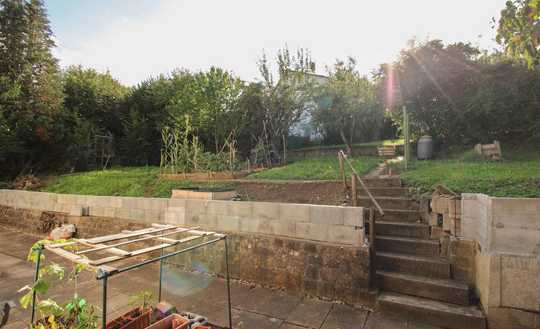 MFH mit 4 Einheiten und Top-Potenzial in Sackgassenlage 