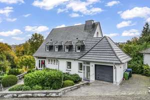 *Provisionsfrei* Viel Platz, flexible Nutzung – Haus mit Einliegerwohnung am Schorenweg (nicht meh – Die vollständige Adresse der Immobilie erhältst du vom Anbieter., 59581 Warstein – Vorschaubild 1