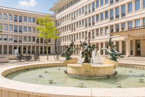 Exklusives Wohnen im Gerling Quartier – 4 Zimmer, Designermöblierung, Concierge- & Security-Service